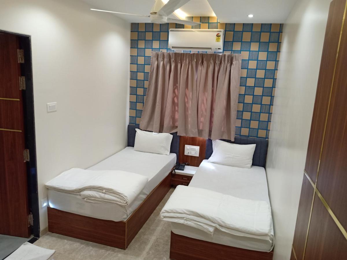 Hotel Suvarnam Residency อาห์มาดนาการ์ ภายนอก รูปภาพ